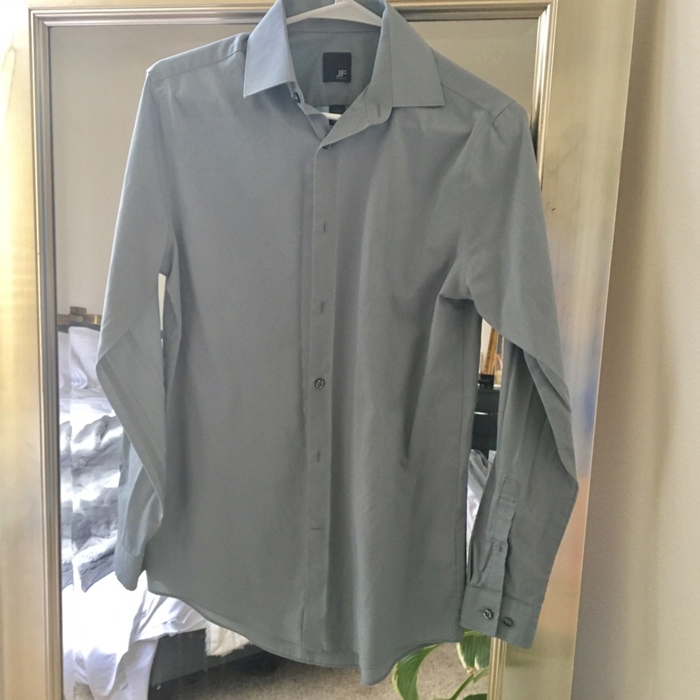 Men's gray dress shirt